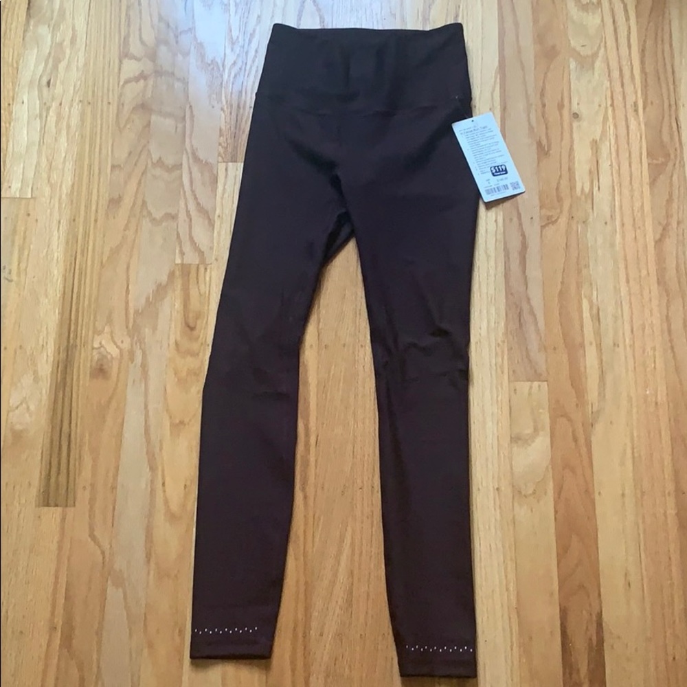 NWT Lululemon In Focus Run Tight 27”